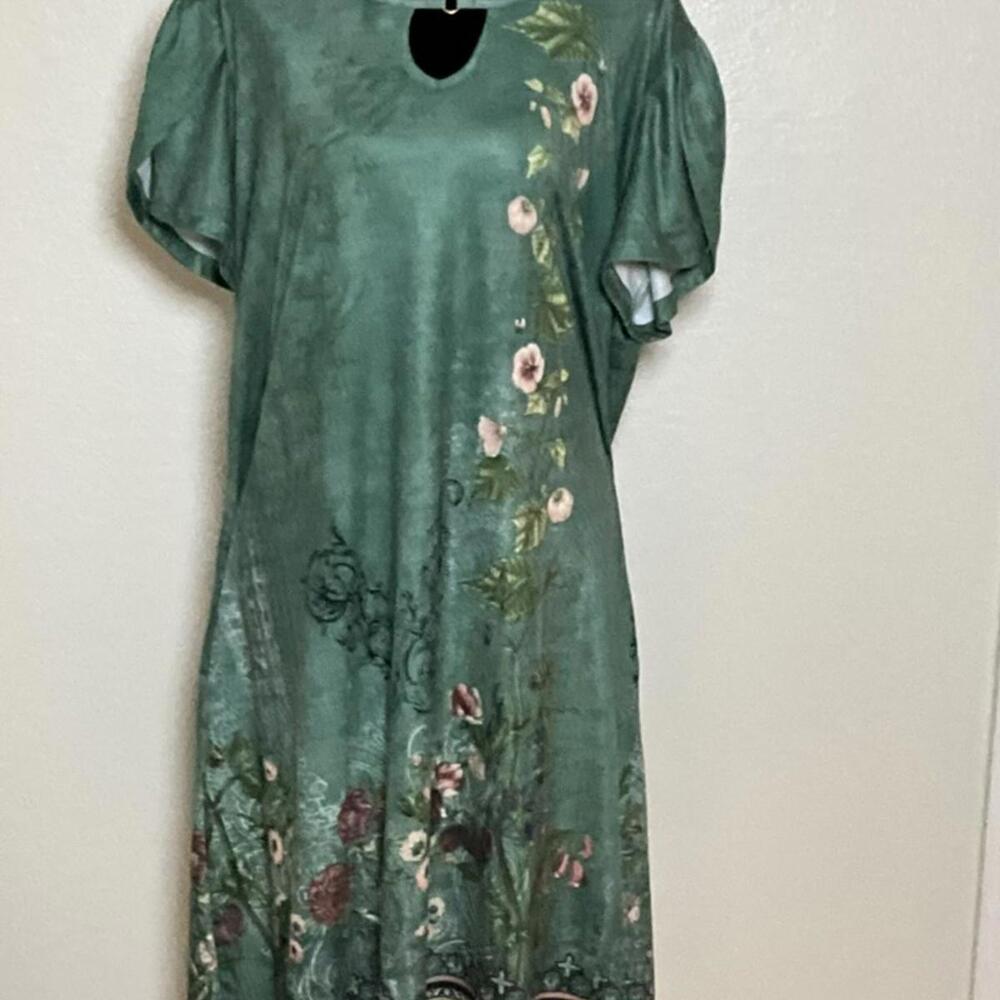 HoTouch Midi Dress 2XL NWT Plus Size Sage Green Floral V-Neck Short Sleeve
